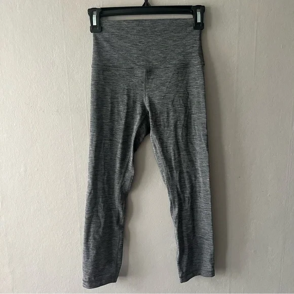 Lululemon Grey Align 21” Crop Leggings Size 4