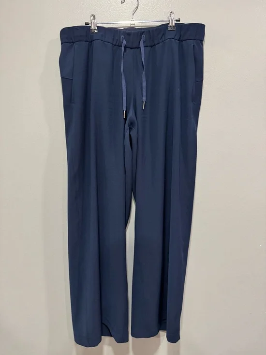 Lululemon On The Fly Pant *Wide Leg 31