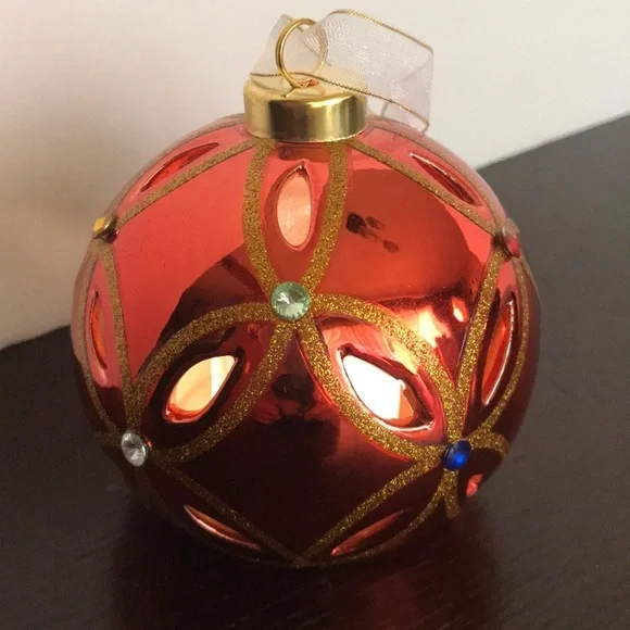 Color-changing holiday decor lighted bulb