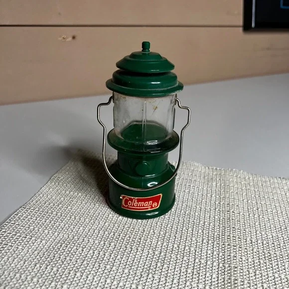 Vintage Avon Coleman Lantern Deep Woods Cologne Bottle Green Glass Decanter 5oz