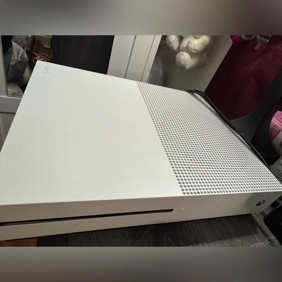White Console Xbox one S