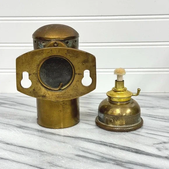 Vintage Bendix Brass Oil Lamp: Early Auto/Nautical Carriage Light