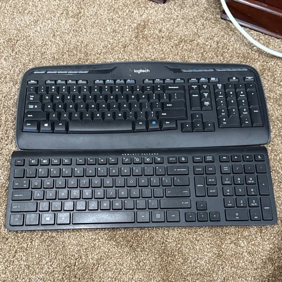 Set of 2 wireless keyboards