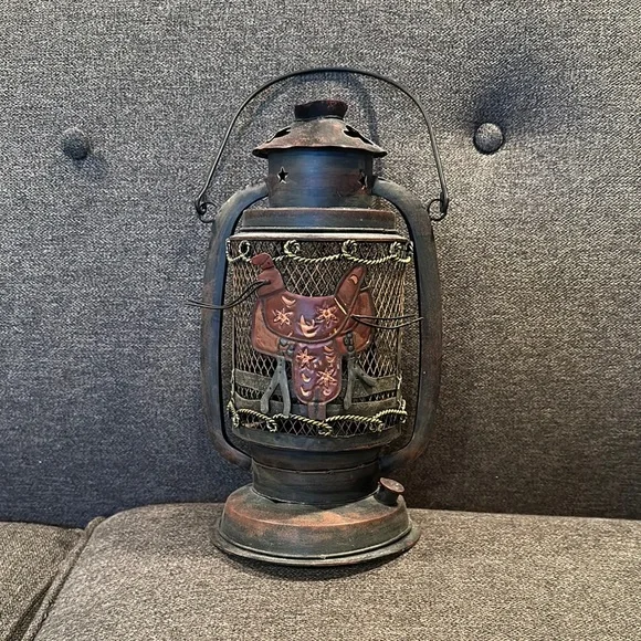 Western Saddle Lantern