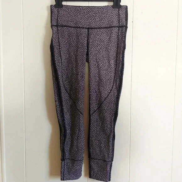 Lululemon Sz 6 Hit It 7/8 Tight Frozen Fizz White Black.