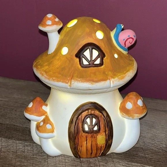 Mushroom House Garden Statue Battery‎ Powered Light Mushroom Figurine Works