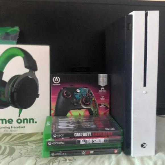 One S Console Bundle - White