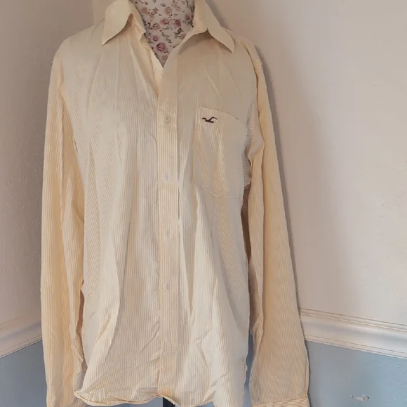 Hollister Cream Casual Button Down Shirt