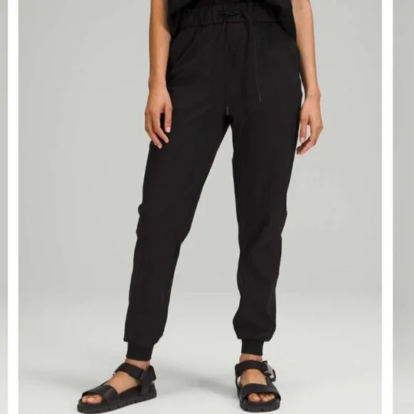 Lululemon Stretch High-Rise Jogger Black Size 4