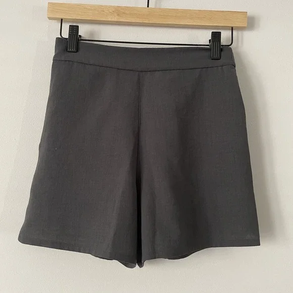 Lululemon‎ Womens Flat Front Relaxed Shorts Dark Gray Sz 2 Athleisure Active Gym