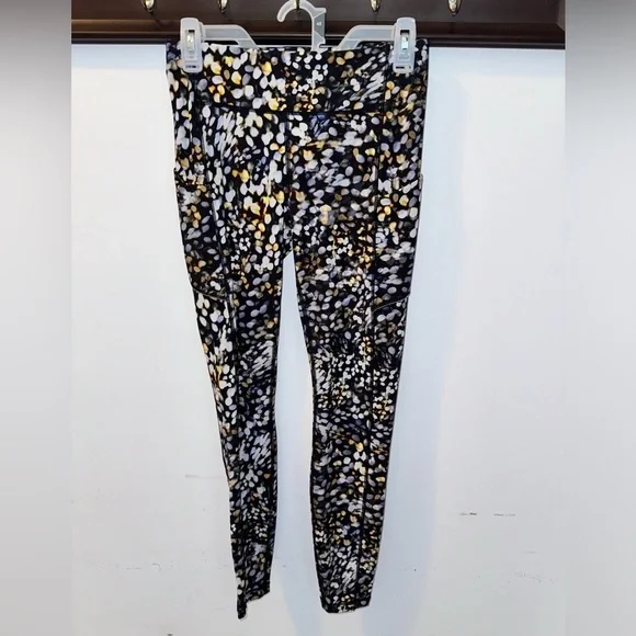 Lululemon Speed Up Tight Full on Luxtreme Size 6