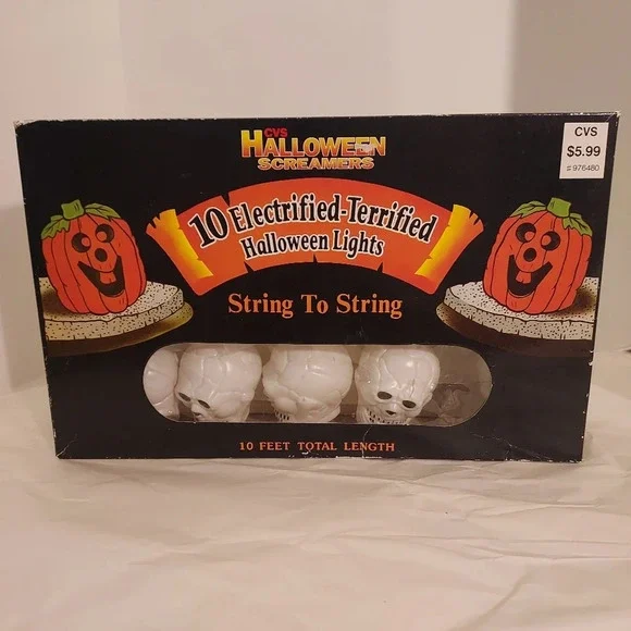 CVS Halloween Screamers Halloween String of Skulls Blow Mold 10 Lights