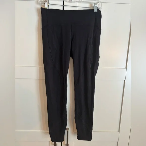 Lululemon leggings with sheer panels size 8 7/8 athletic Athleisure yoga Pilates