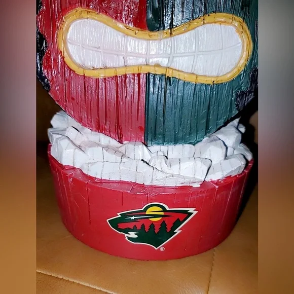 MINNESOTA WILD Statue Lit Night Lamp Indoor Decor NWT