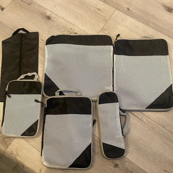 Black and White Garment Bags Set