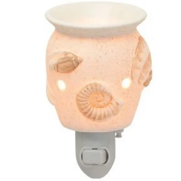NWT Scentsy Seashells Wall Plug In Fragrance Wax Warmer Night Light w/ Bulb