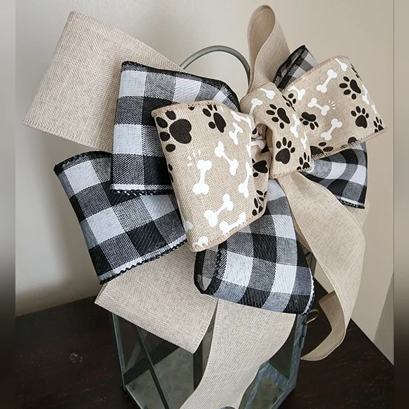 Lantern Dogs Paw Print Bow 🐾