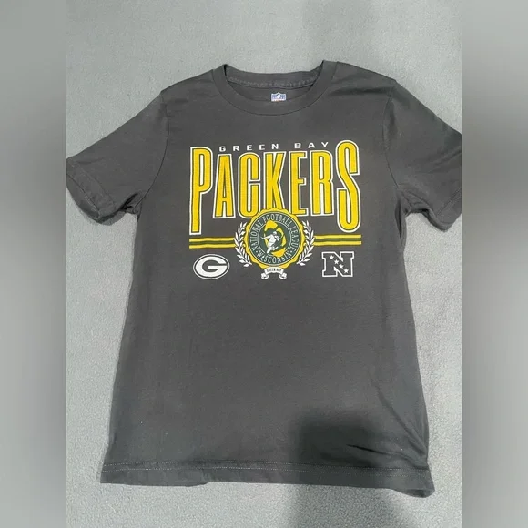 Boys Green Bay Packers grey cotton tee used good condition size 7/8