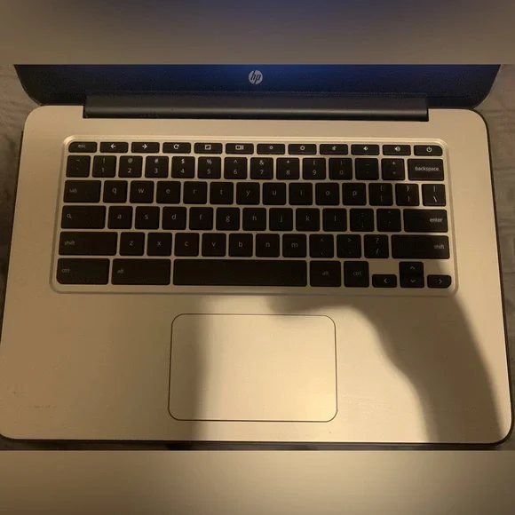 im selling an hp laptop.