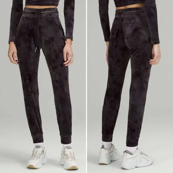 Lululemon Ready to Crush High-Rise Velour Jogger Full Length in Interstellar Dar
