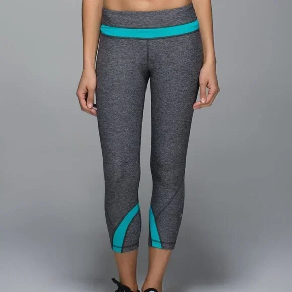 Lululemon Run: Inspire Crop II *All Luxtreme - 6 Heathered Black / Blue Tropics