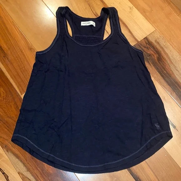 LIKE NEW- ABERCROMBIE KIDS VINTAGE FLOWY TANK- SIZE XL