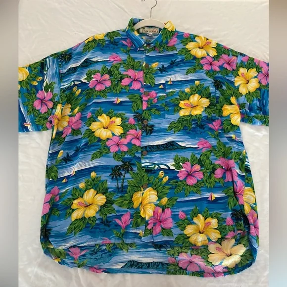 Rum Jungle Hawaiian Shirt. Made in Indonesia. Hibiscus flower/ocean print. XL