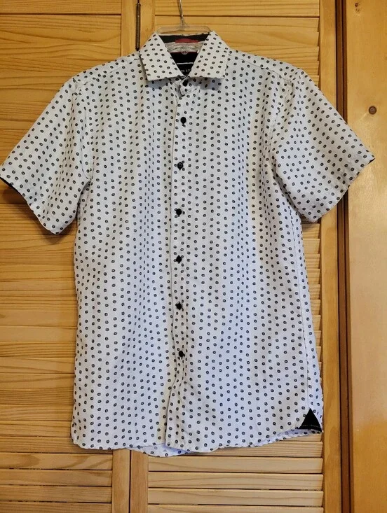 Silver Stone Collection Mens Short Sleeve modern fit size small shirt