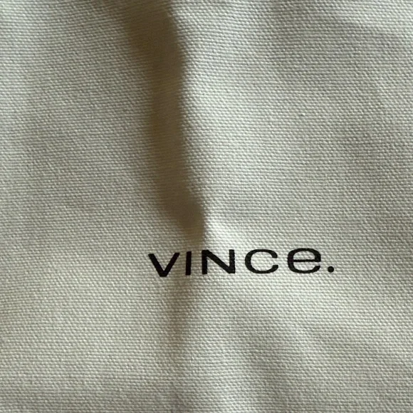 🎁 $8 or free with any purchase. Vince Ivory Storage bag.
