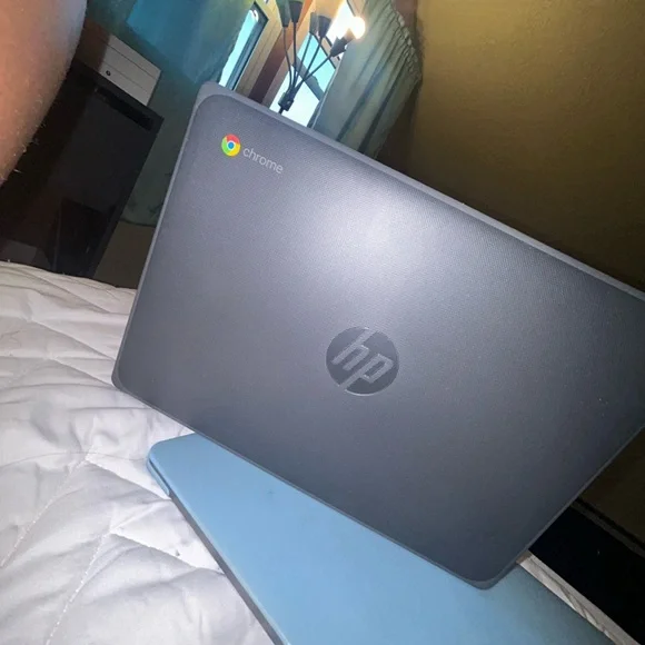 HP Chromebook - Sleek Gray Laptop