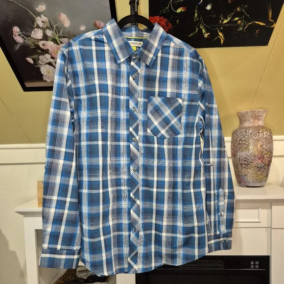 Magellan Outdoors Men's Blue and White Plaid Shirt 1749/425