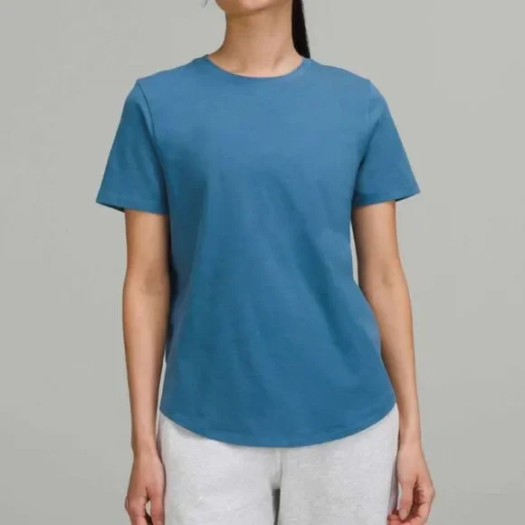 Women Lululemon Love Crew T-Shirt Classic Fit Hip Length Soft Denim Size 6