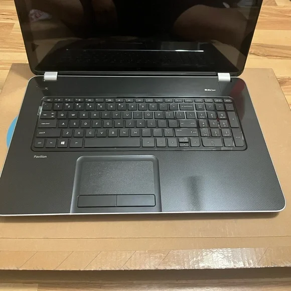 HP Pavilion TouchSmart 17 NoteBook 2012