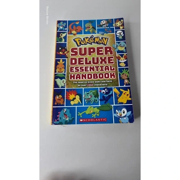 2018 Super Deluxe Essential Handbook (Pokémon): The Need-to-Know Stats and Facts