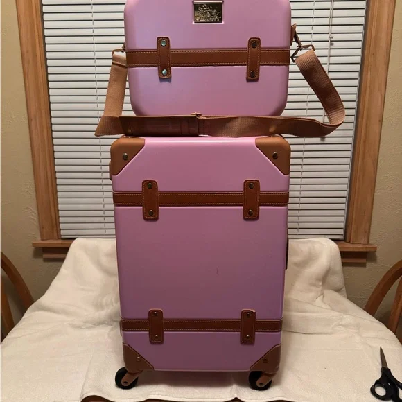 Chariot Gatsby Luggage Pink Carry On Hard Side 2 Piece