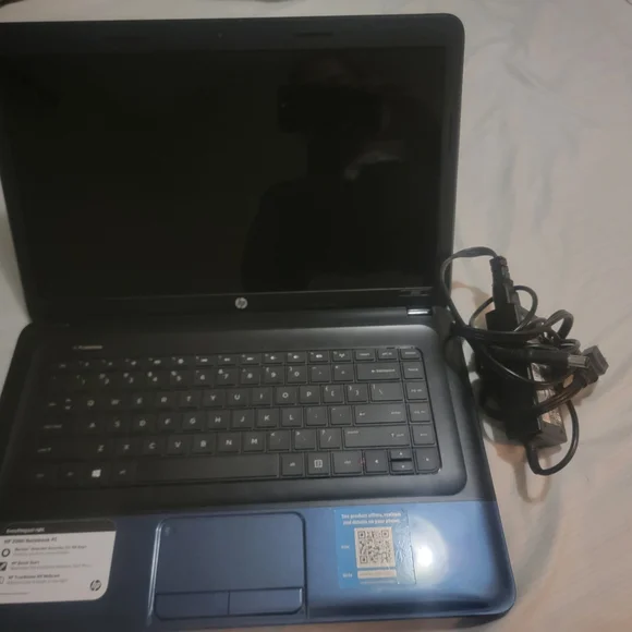 HP Black Laptop Sleek Design with Full Keyboard