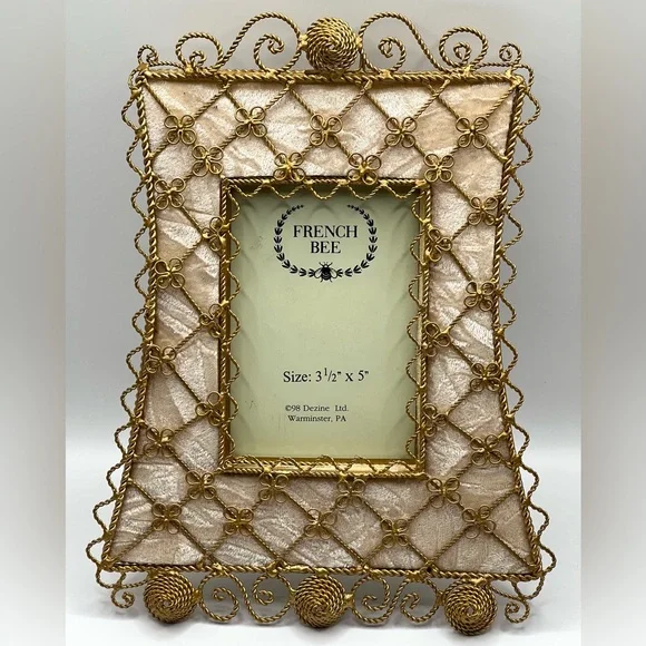 Vintage Dezine French Bee Metal Wire Photo Frame for 3.5x5 in Photos PA USA 1998