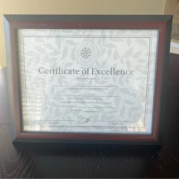 ✅ Plastic 8.5in x 11in certificate or document frame