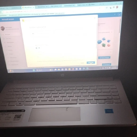 HP Silver Laptop with Modern Design and Enhanced Usability