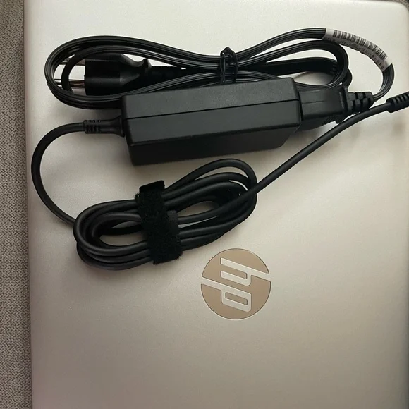 New HP LAPTOP never been used for sale $250. Located in NYC.