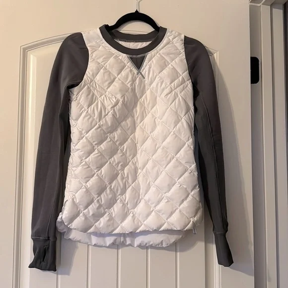 Lululemon Fluff Off Crew in White/Soot Light Size 4