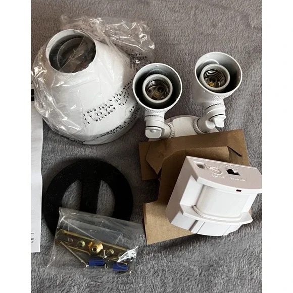 Defiant Motion Security Light 2-Pack White 180° Sensor Open Box Unused