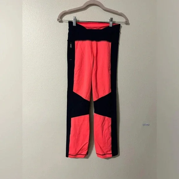 Lululemon Pump It Up Pant Inkwell/Light Flare Size 4 like new ankle length