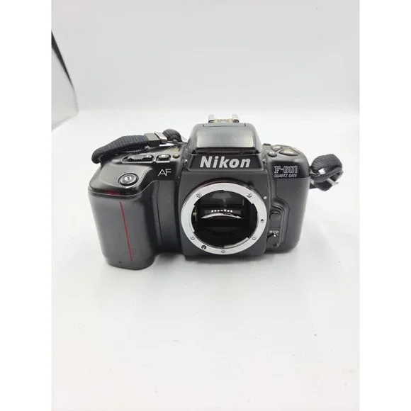 Nikon F-601 AF QUARTZ DATE SLR 35mm Filｍ Camera Japan