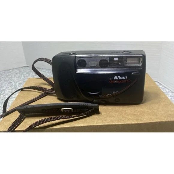 Nikon One Touch 100 | 35 mm Point & Shoot Film Camera