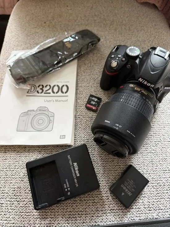 Nikon D3200 Camera SD card Battery Charger Strap Instruction Booklet