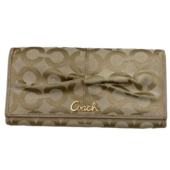 NWOT Creme and Gold Coach Wallet