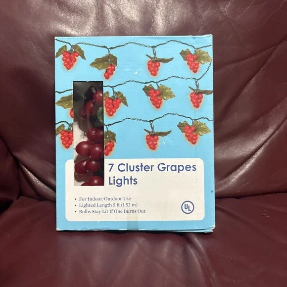 Vintage 7 Cluster Grapes Lights NIB Beautiful Color Patio 5 Ft. Long