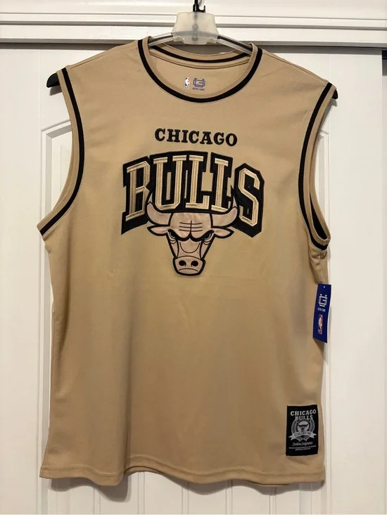 NEW Chicago Bulls Men’s Sleeveless Jersey in Beige
