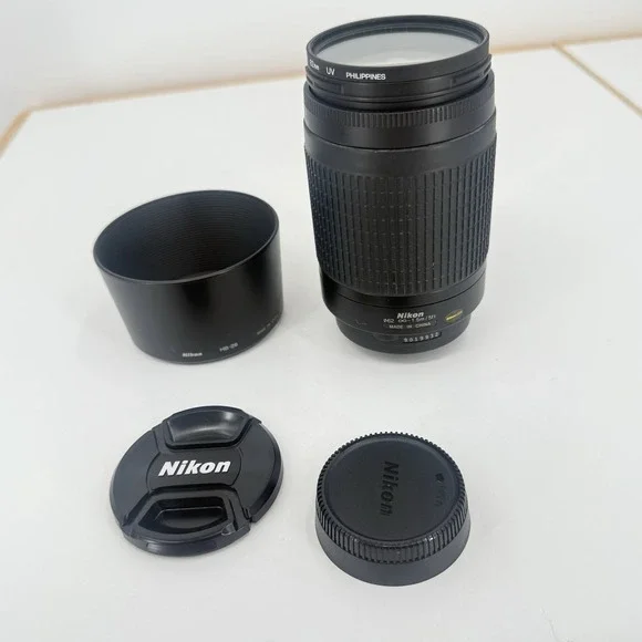 70-300mm AF Nikon Black Telephoto Zoom Lens with Caps & Hood